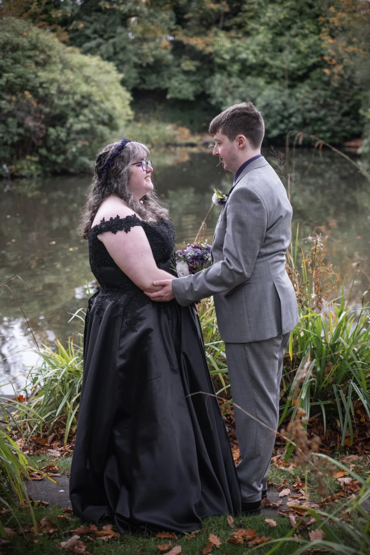 Candid wedding photography by Sofie Redfern