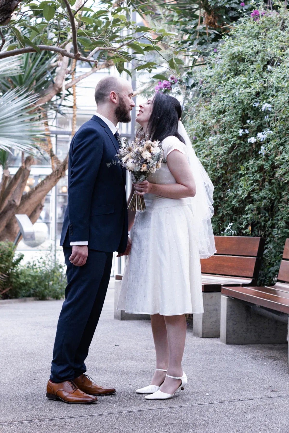 Candid wedding photography by Sofie Redfern