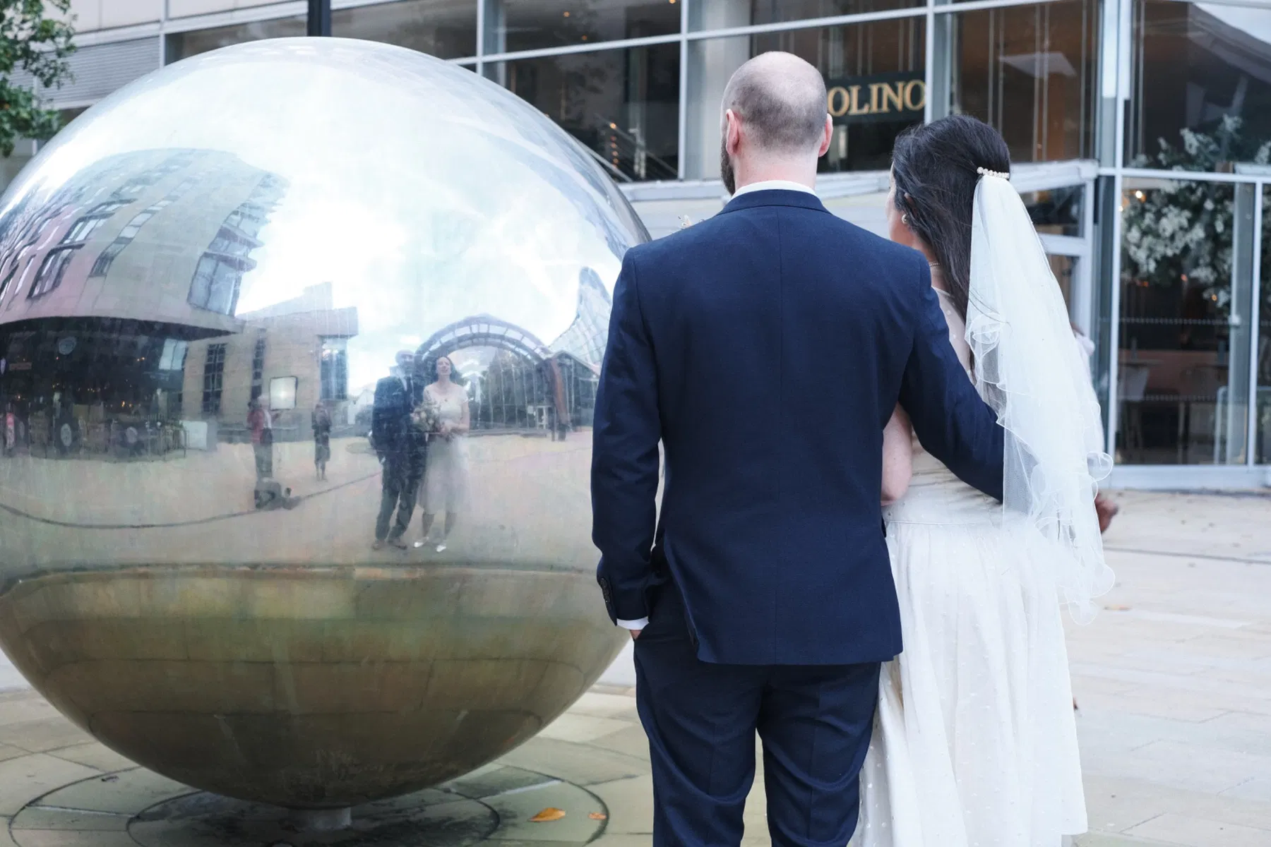 Candid wedding photography by Sofie Redfern